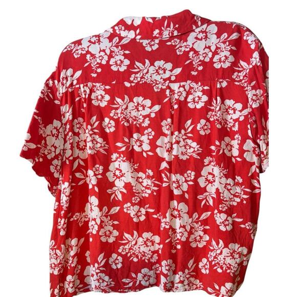 Red Floral Button-Up T-shirt Tropical Print Lightweight Relaxed Vacation Style - Picture 2 of 5